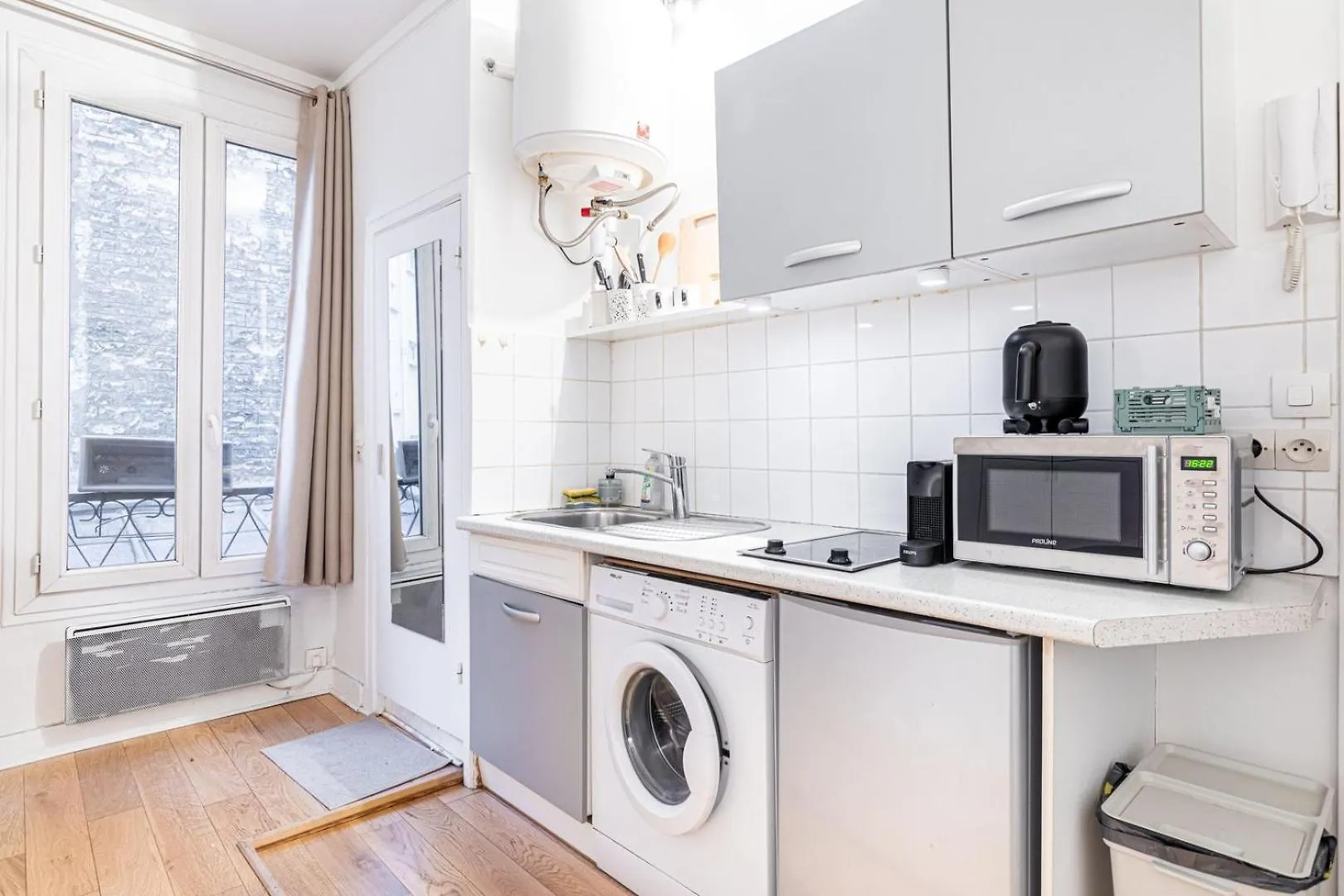 Guestready - Blissful Cocoon Near Belleville Park Paris 0*,  France